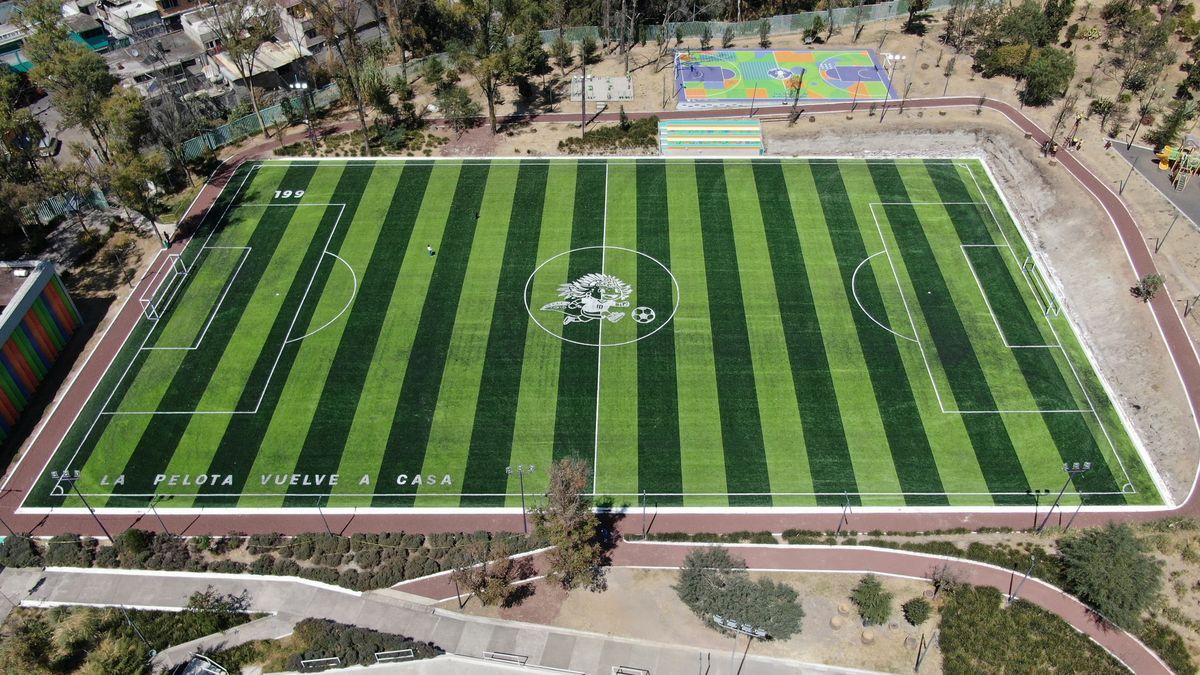 cancha de futbol con pasto sintético Querétaro instalada por Sportmaster