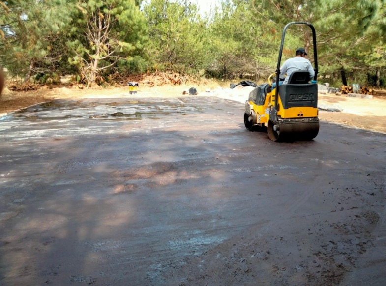 Compactación con rodillo para cancha de pickleball
