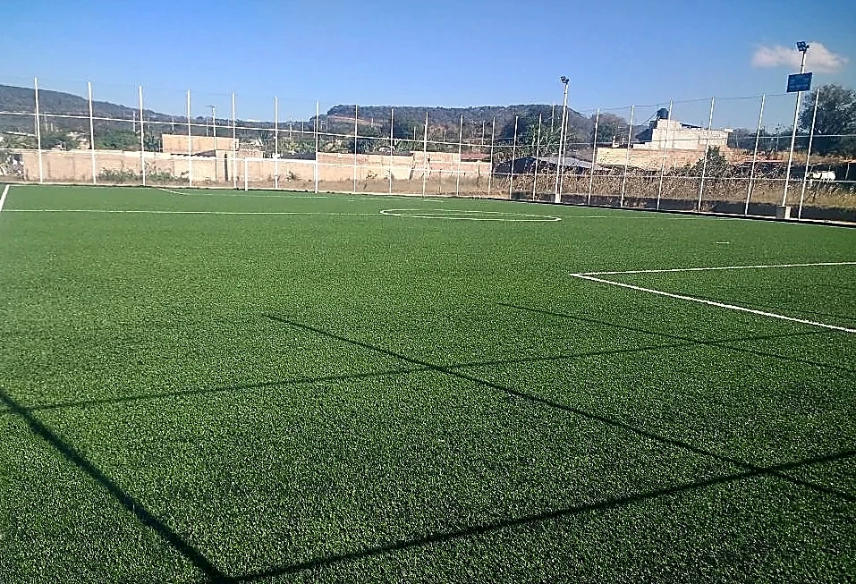 Cancha de fútbol 7 con pasto sintético en Campo Deportivo Union Hidalgo, Ocozocoautla