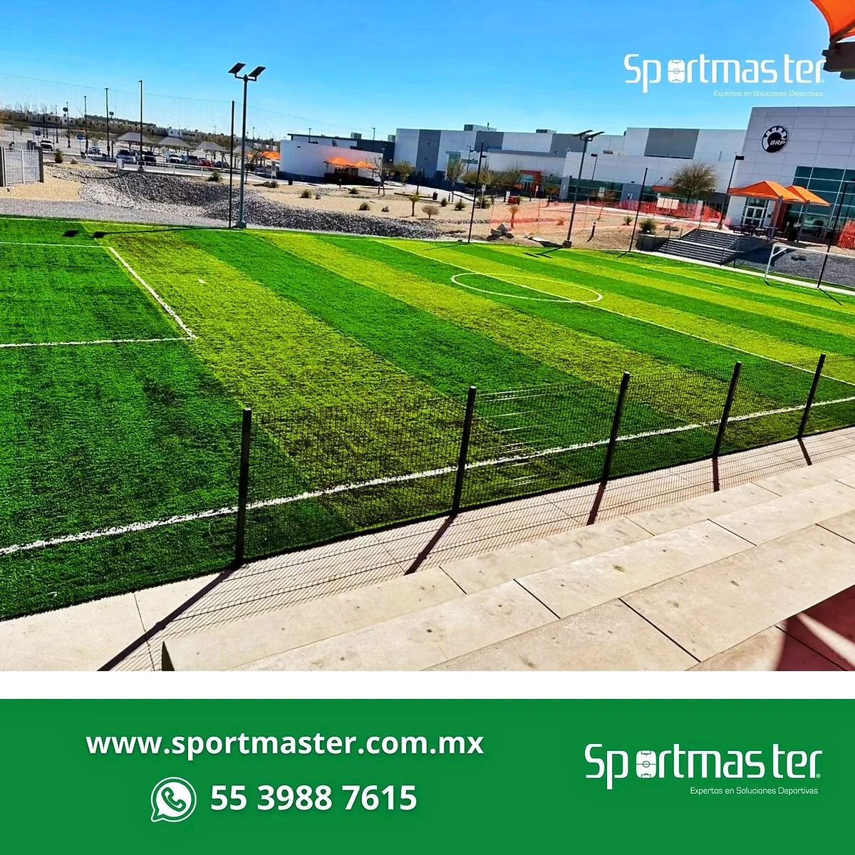 Detalle del pasto sintético de la cancha de fútbol 7 en Ciudad Juárez, Chihuahua
