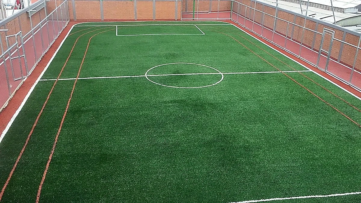 Cancha de fútbol 5 con pasto sintético en Colegio Britanico, Delegacion Benito Juarez