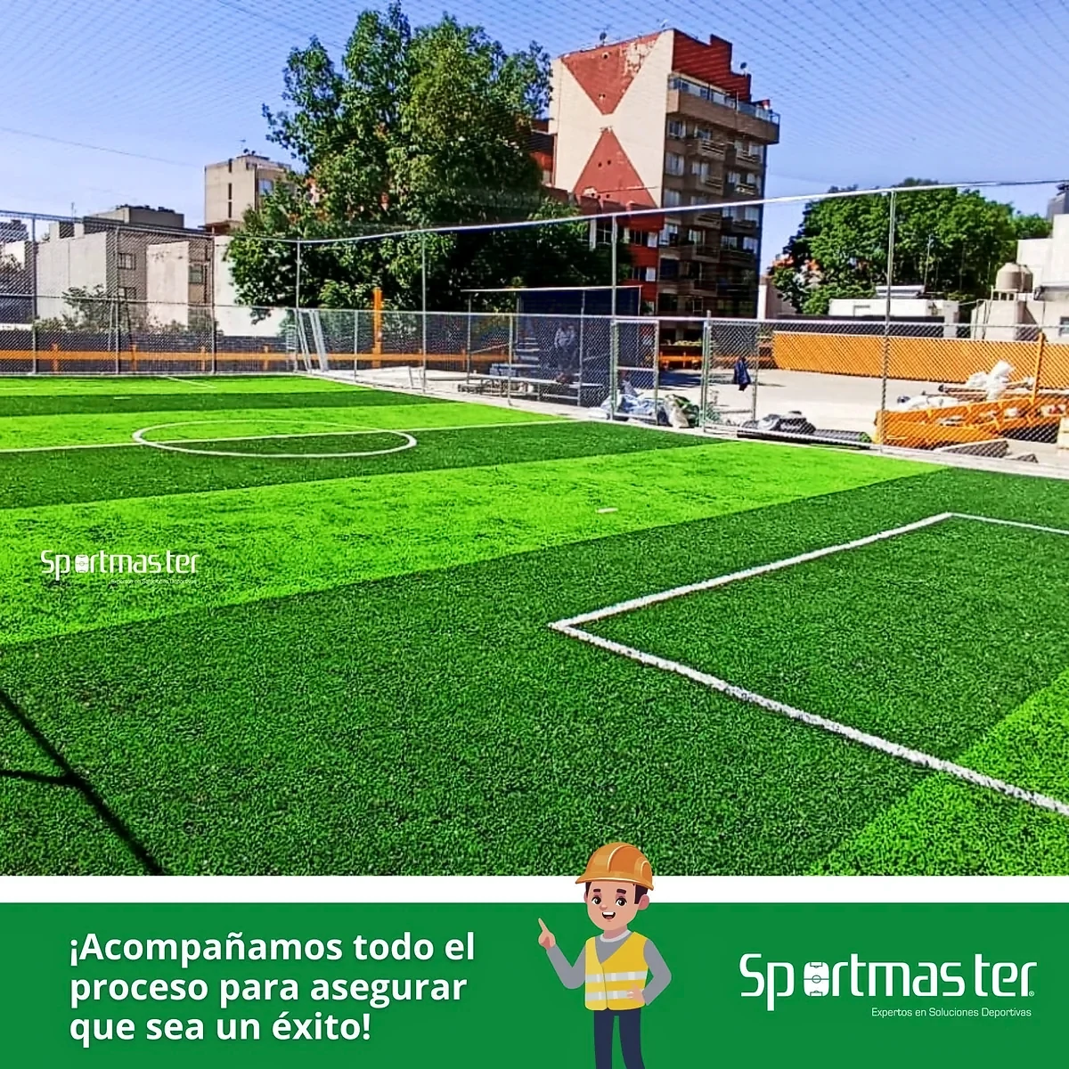 Detalle del pasto sintético de la cancha de fútbol 5 en Cuauhtémoc, Ciudad de México