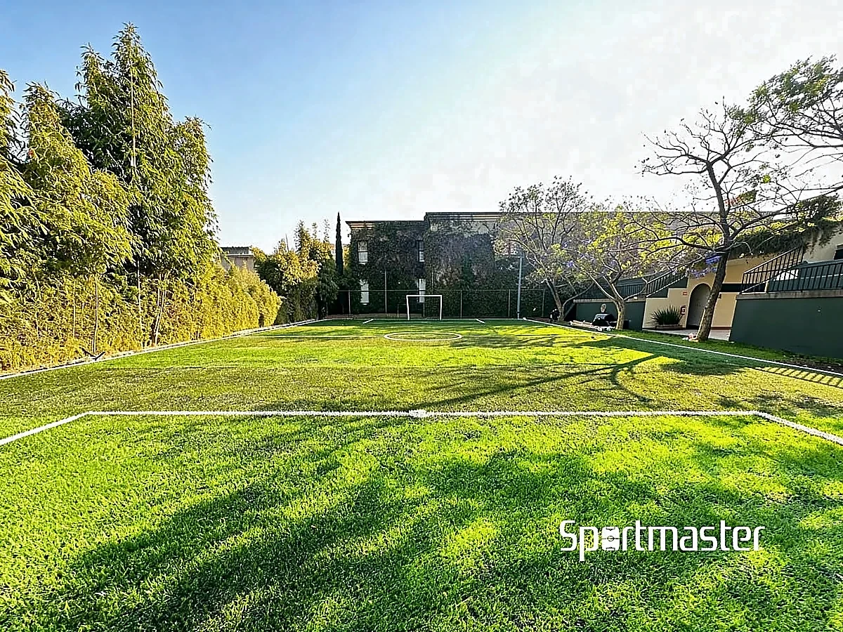 Cancha de fútbol 5 con pasto sintético en Universidad Humanitas, Iztapalapa