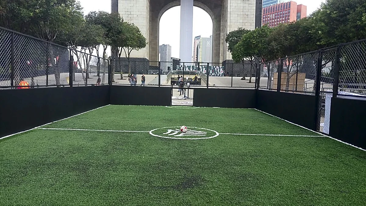 Cancha de fútbol rápido con pasto sintético en Cancha Adidas, Cuauhtémoc