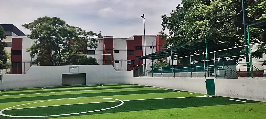 Cancha de fútbol rápido con pasto sintético en Centro Deportivo SEDENA, Miguel Hidalgo