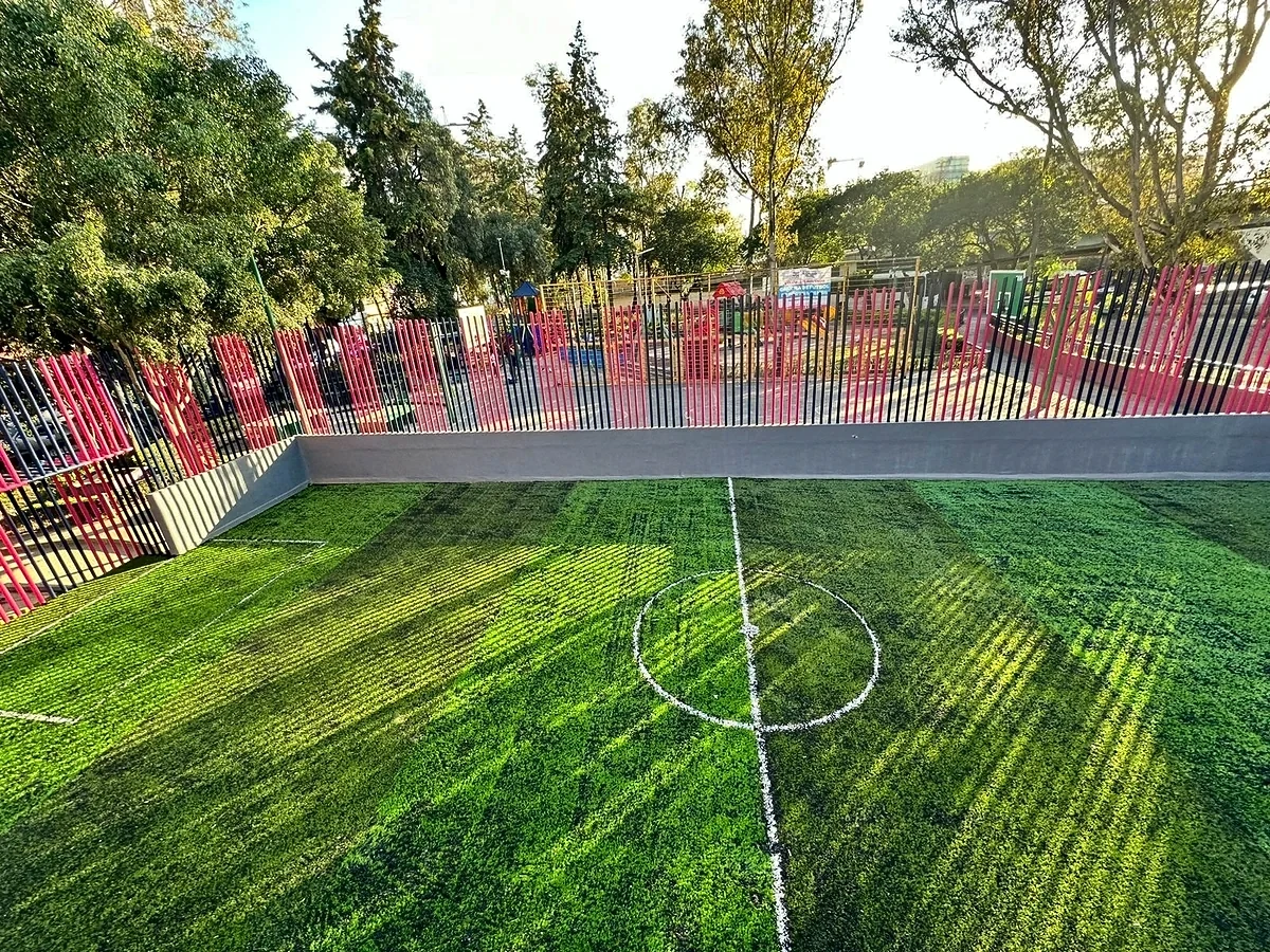Cancha de minifútbol con pasto sintético en Mansur, Miguel Hidalgo