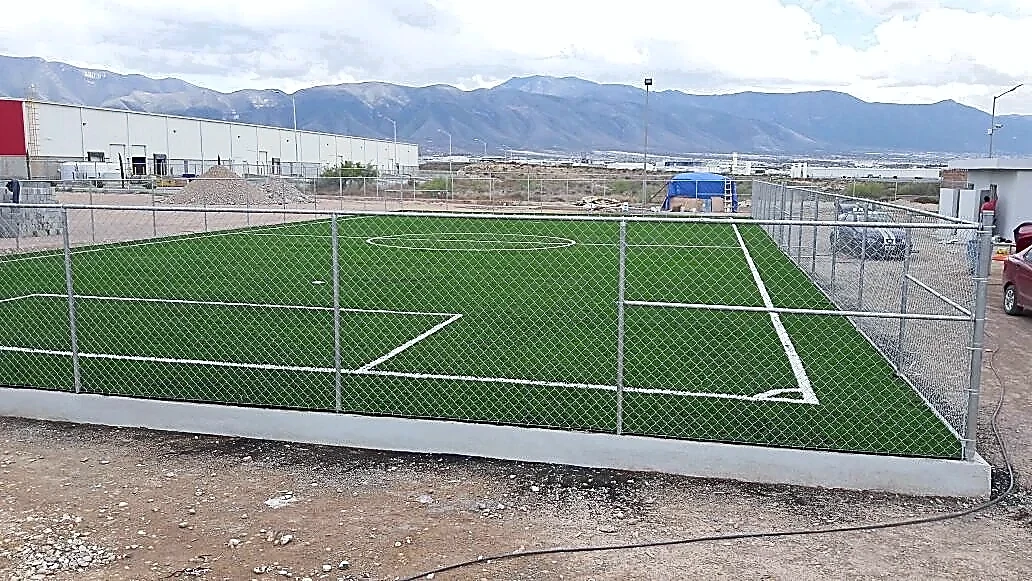 Cancha de fútbol 5 con pasto sintético en Parque Industrial Server, Ramos Arizpe