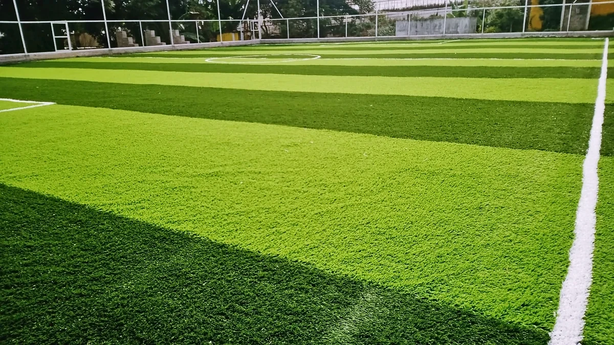 Cancha de fútbol 7 con pasto sintético en Futbol Club San Isidro, Coatepec Harinas, Estado de México: otra vista de la cancha de fútbol 7