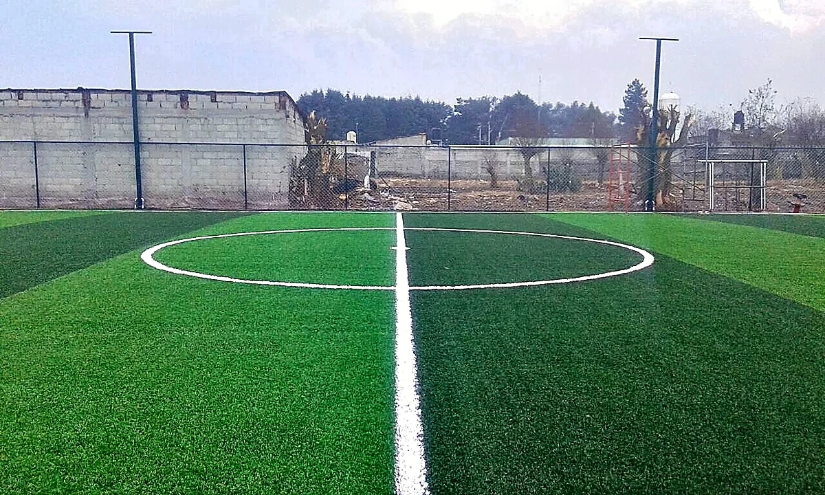 Cancha de fútbol 7 con pasto sintético en Metepec, Estado de México