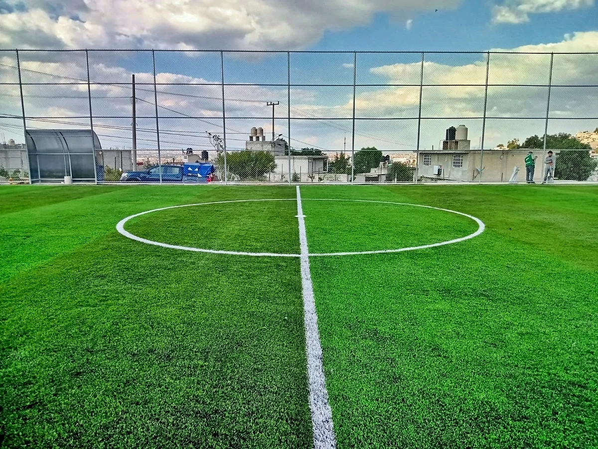 Cancha de fútbol 7 con pasto sintético en Tultitlán, Estado de México: otra vista de la cancha de fútbol 7