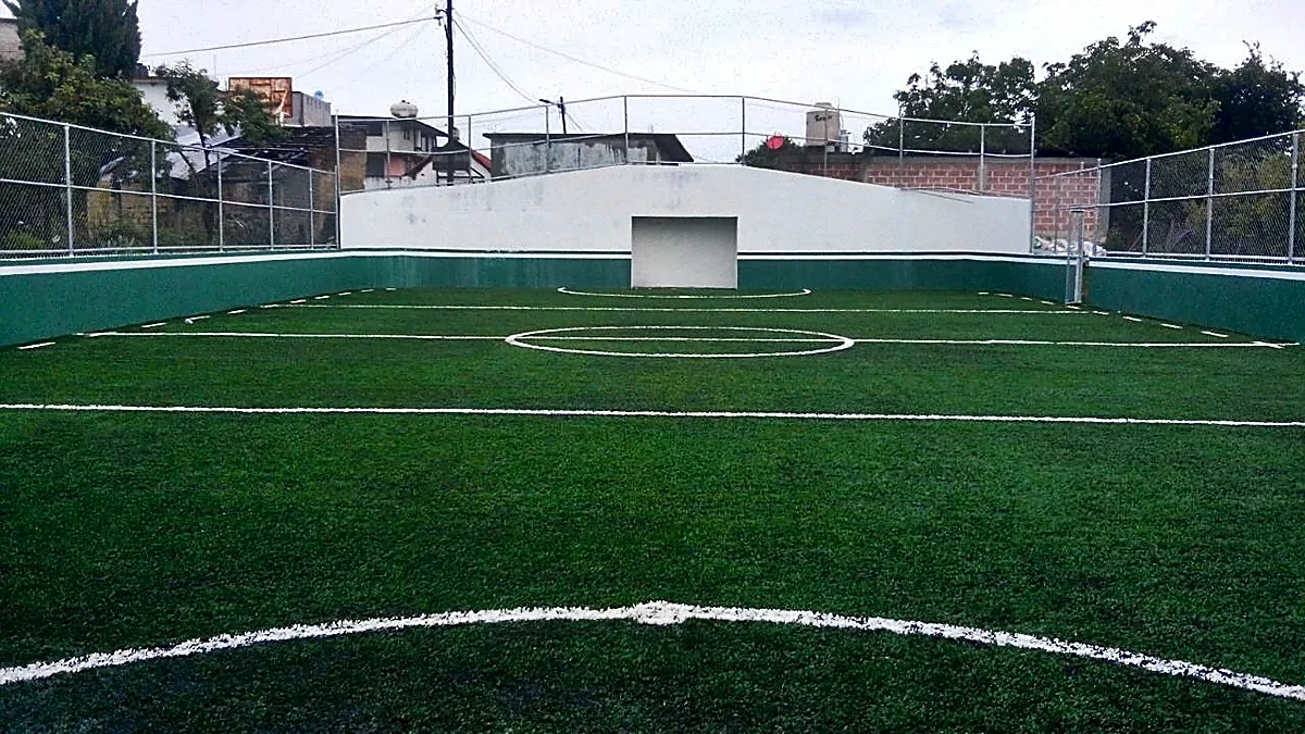Cancha de fútbol rápido con pasto sintético en Ecatzingo, Estado de México