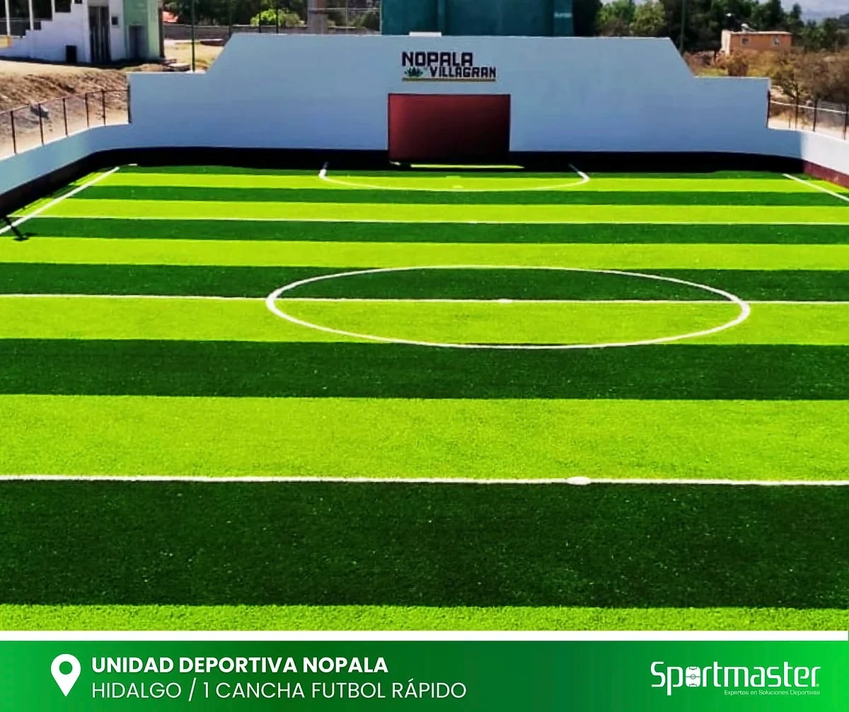 Cancha de fútbol rápido con pasto sintético en Unidad Deportiva Nopala, Nopala de Villagrán