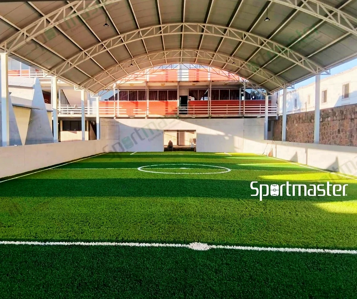 Cancha de fútbol 5 con pasto sintético en Benemérita y Centenaria Escuela Normal Urbana Federal, Morelia