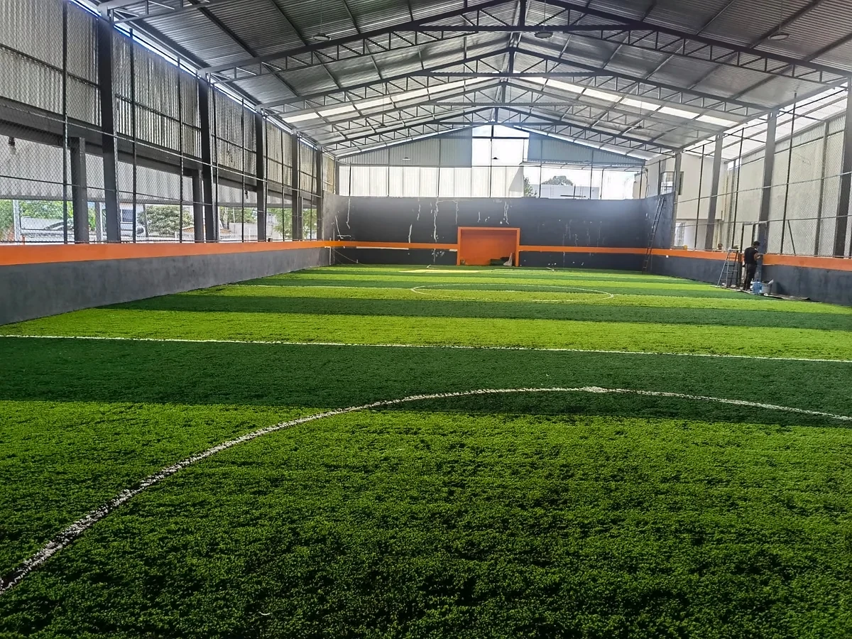 Cancha de fútbol rápido con pasto sintético en Morelia, Michoacán