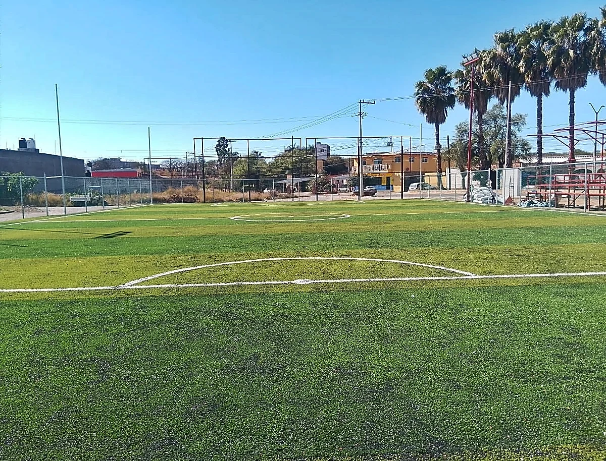 Cancha de fútbol 5 con pasto sintético en Cancha la Uno de Nayarit, Tepic