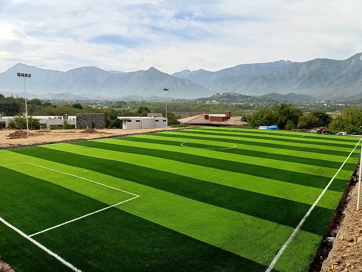Cancha de fútbol 7 con pasto sintético en Santiago, Nuevo León: otra vista de la cancha de fútbol 7