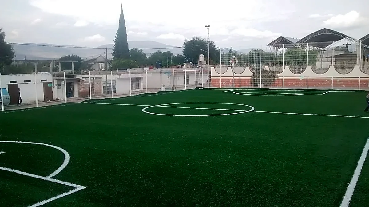 Cancha de fútbol 7 con pasto sintético en Campo Deportivo de la Colonia Tepehuey, Tetzoyocan
