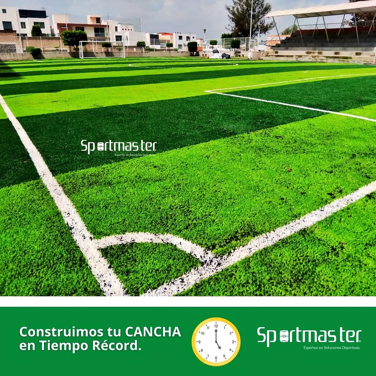 Cancha de fútbol 7 con pasto sintético en Colegio México Nuevo, San Andrés Cholula, Puebla: líneas de juego insertadas en el mismo pasto