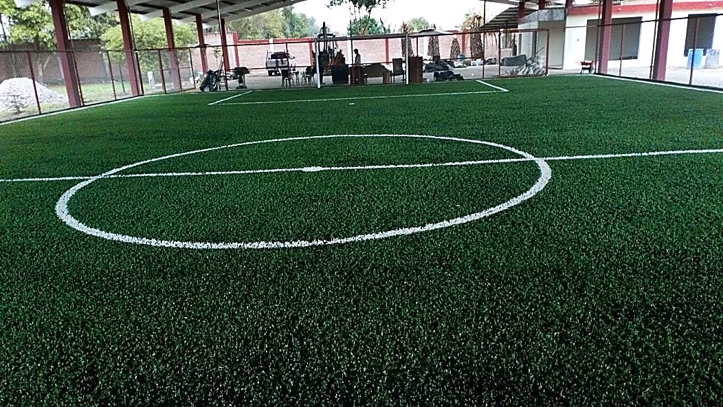 Cancha de fútbol 5 con pasto sintético en Centro Deportivo Ferro Gol, Rioverde