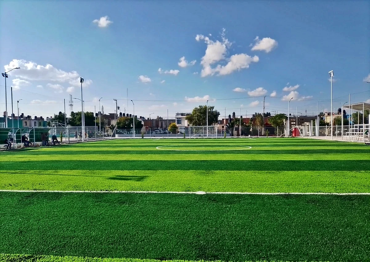 Cancha de fútbol 7 con pasto sintético en Cancha Villa de San Francisco, Soledad de Graciano Sánchez