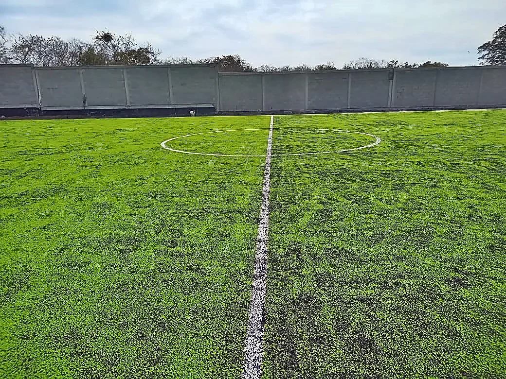 Cancha de fútbol 7 con pasto sintético en Campestre 53, Mazatlán