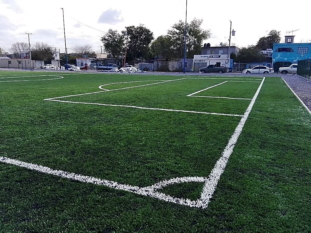 Cancha de fútbol 7 con pasto sintético en Campo Deportivo los Guerra, Miguel Alemán