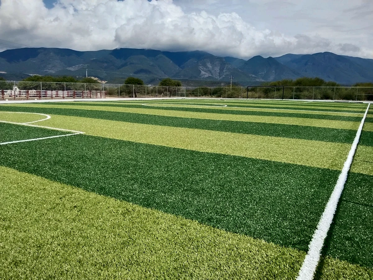 Cancha de fútbol 7 con pasto sintético en Jaumave, Tamaulipas: otra vista de la cancha de fútbol 7