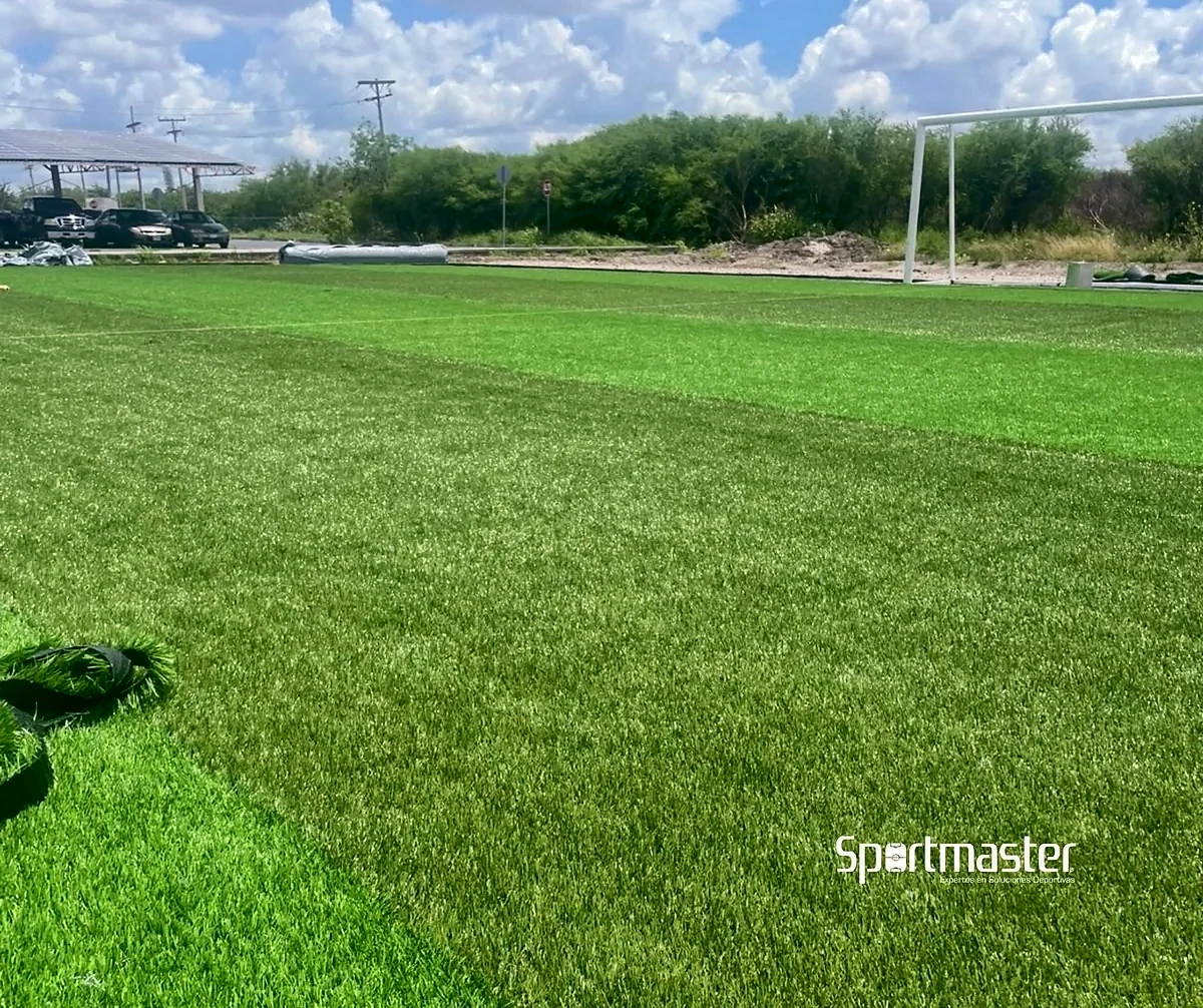 Cancha de fútbol 7 con pasto sintético en Matamoros, Tamaulipas