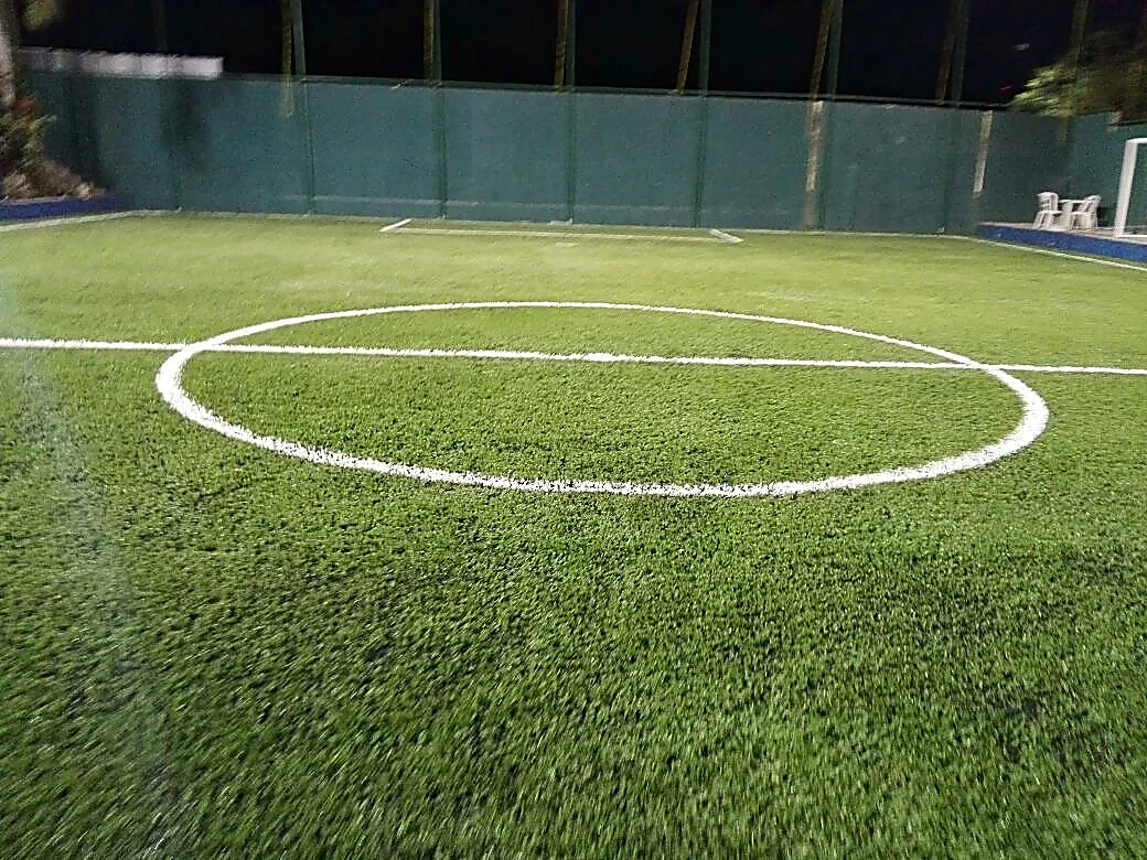 Cancha de fútbol 7 con pasto sintético en Raquet Club de Tampico AC