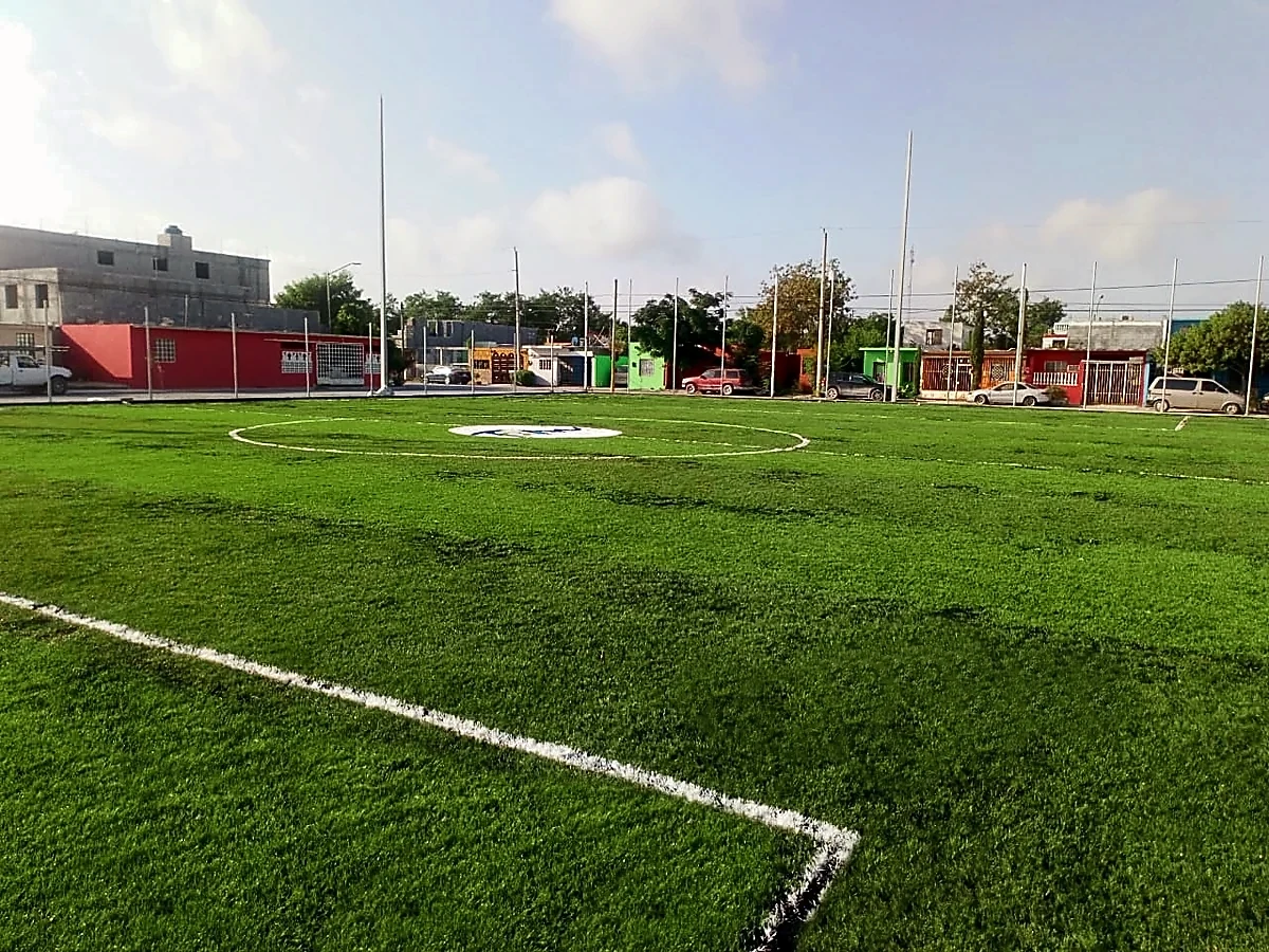 Cancha de fútbol 7 con pasto sintético en Reynosa, Tamaulipas