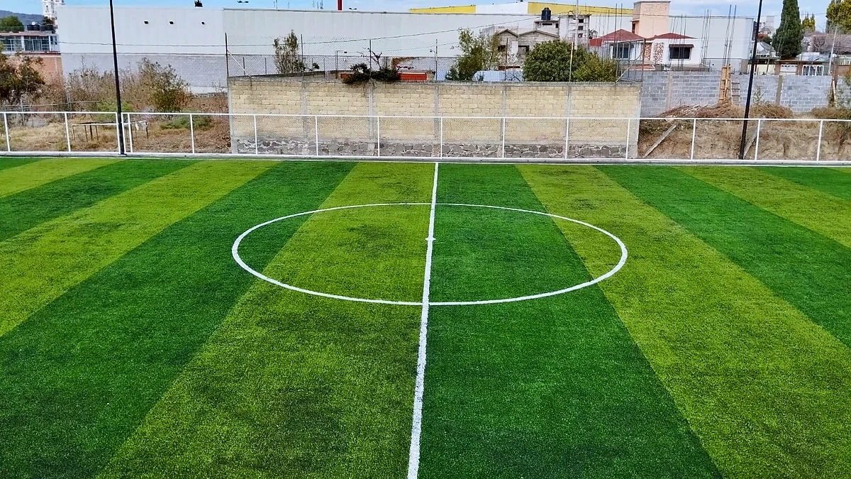 Cancha de fútbol 7 con pasto sintético en Seven vs Seven, Tlaxcala