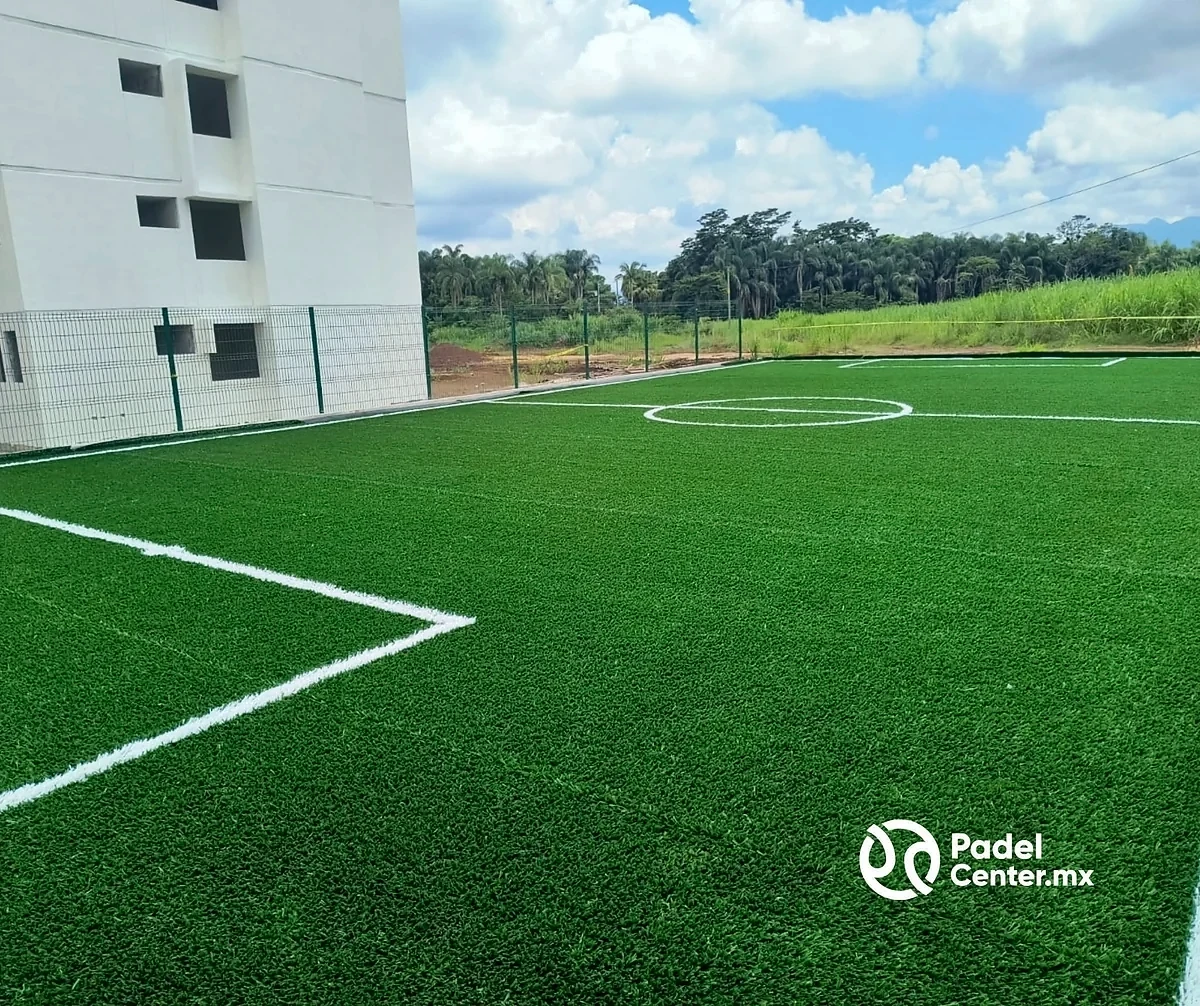 Cancha de fútbol 5 con pasto sintético en Córdoba, Veracruz