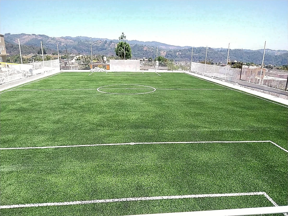 Cancha de fútbol 5 con pasto sintético en Unidad Deportiva Apatlahuac