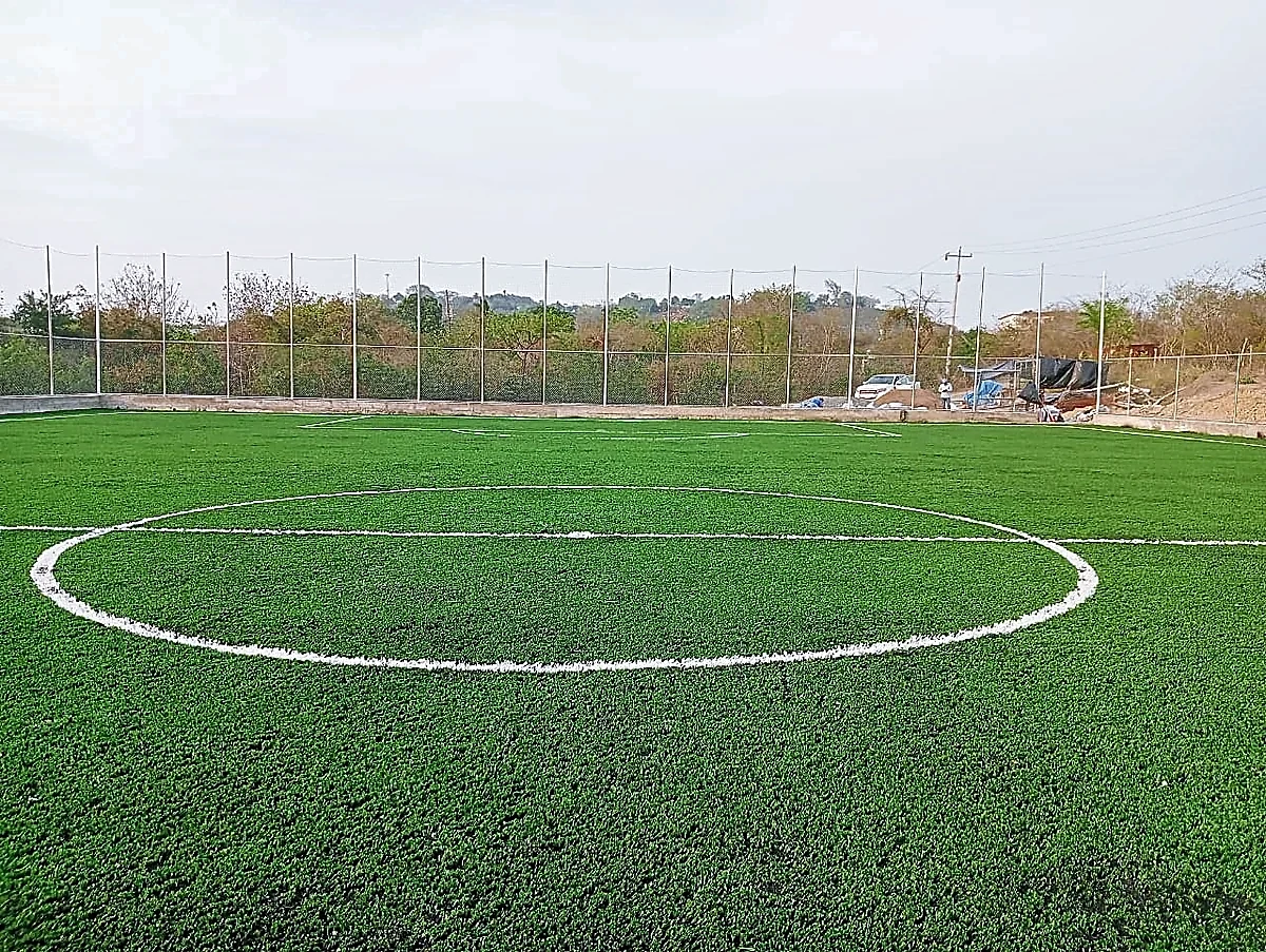 Cancha de fútbol 7 con pasto sintético en Campo Ozuluama