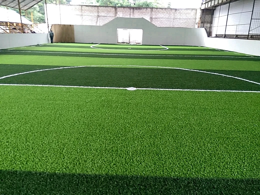 Cancha de fútbol rápido con pasto sintético en Campo Deportivo Maracaná, Poza Rica, Veracruz: otra vista de la cancha