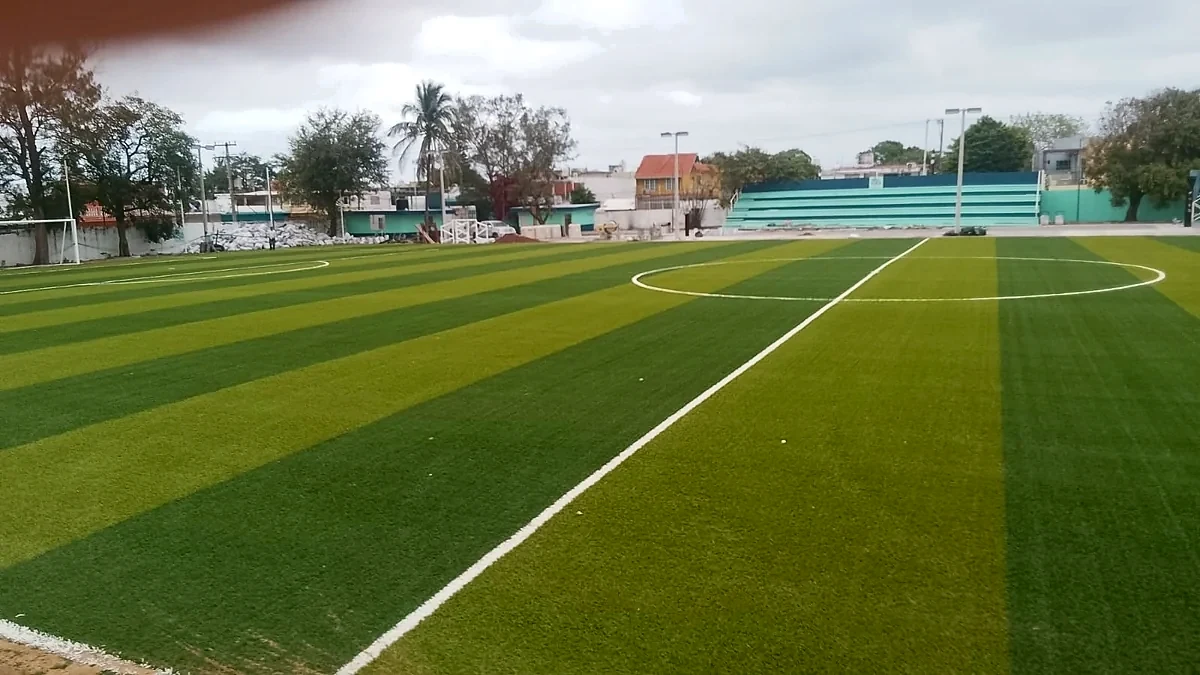Cancha de fútbol soccer con pasto sintético en Veracruz, Veracruz: otra vista de la cancha