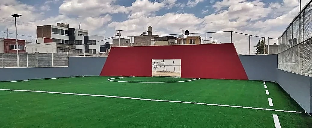 Cancha de fútbol rápido con pasto sintético en Guadalupe, Zacatecas